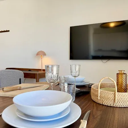 We Live Sharies - A605 * Reims