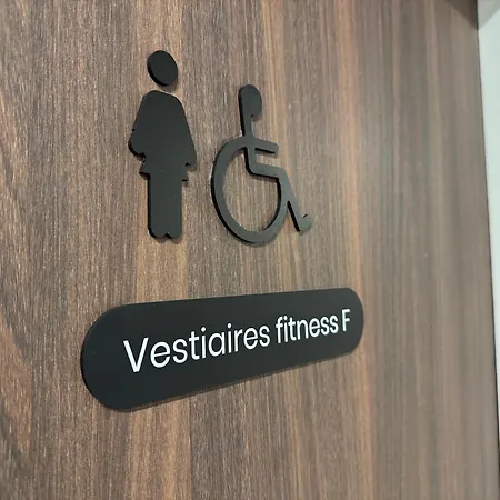 We Live Sharies - A605 Reims